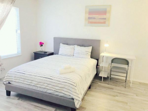 Super 1 bedroom with private bathroom, shared kitchen room -3
